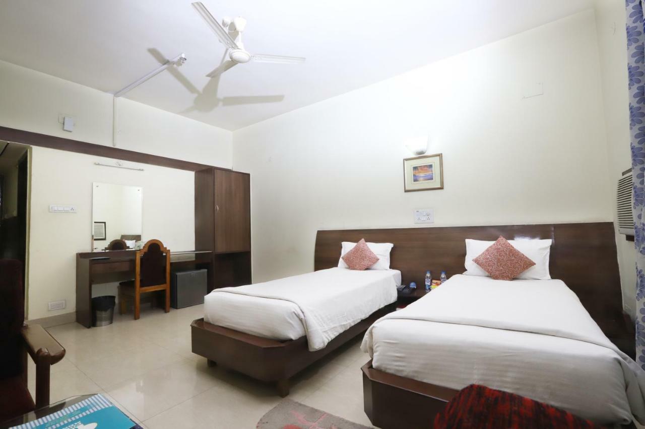 Hotel Radhika Regency Rourkela Exteriör bild