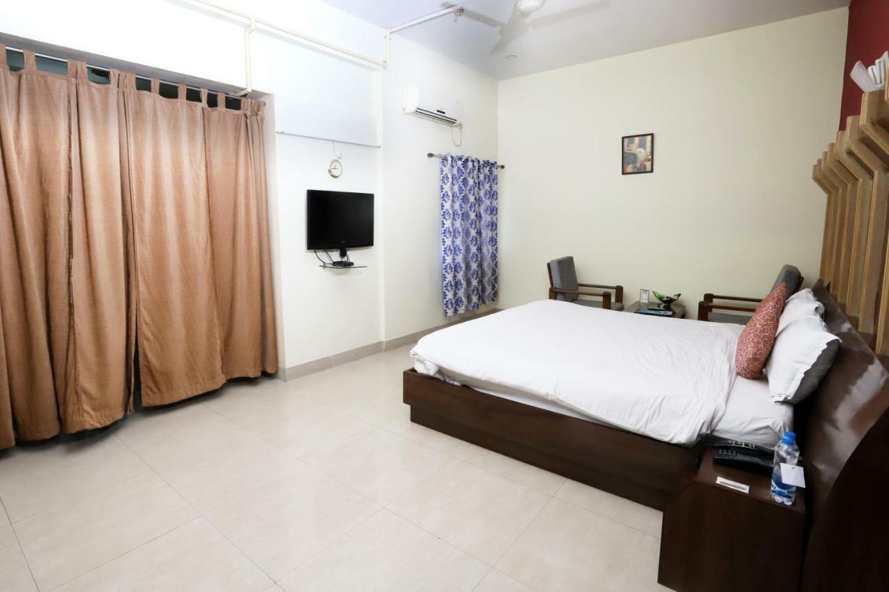 Hotel Radhika Regency Rourkela Exteriör bild