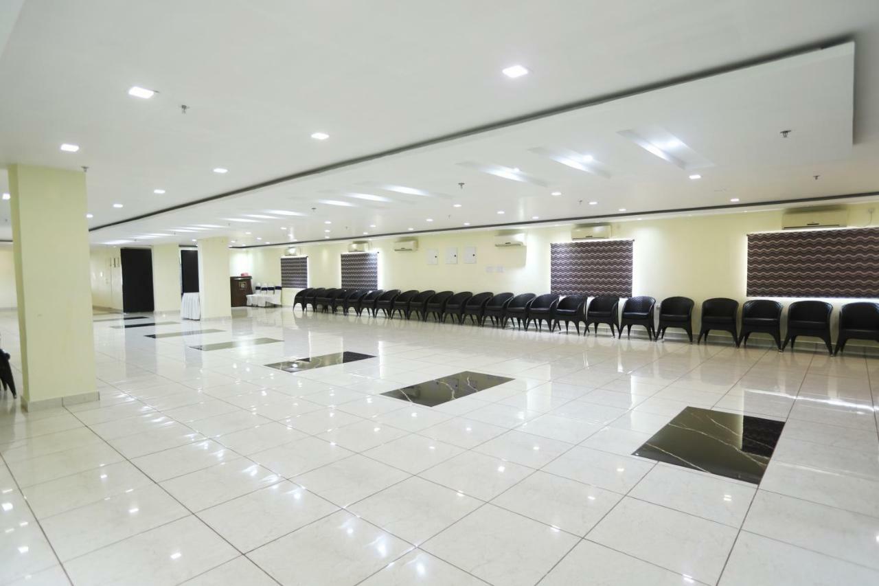 Hotel Radhika Regency Rourkela Exteriör bild